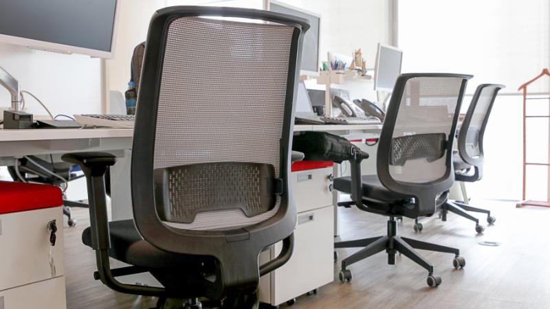 BEST FABRIC FOR OFFICE CHAIRS, Mesh Chair - Calgary Interiors